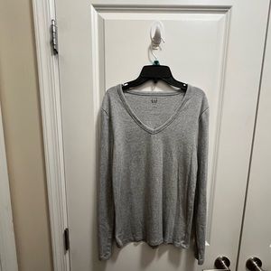 Gap Womens L/S V neck Modern T Size: Large. NWOT.